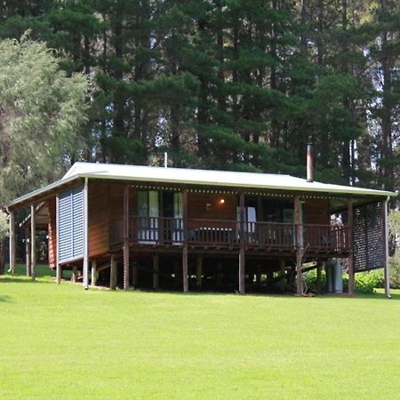 Hawke Brook Chalets Pemberton Eksteriør billede