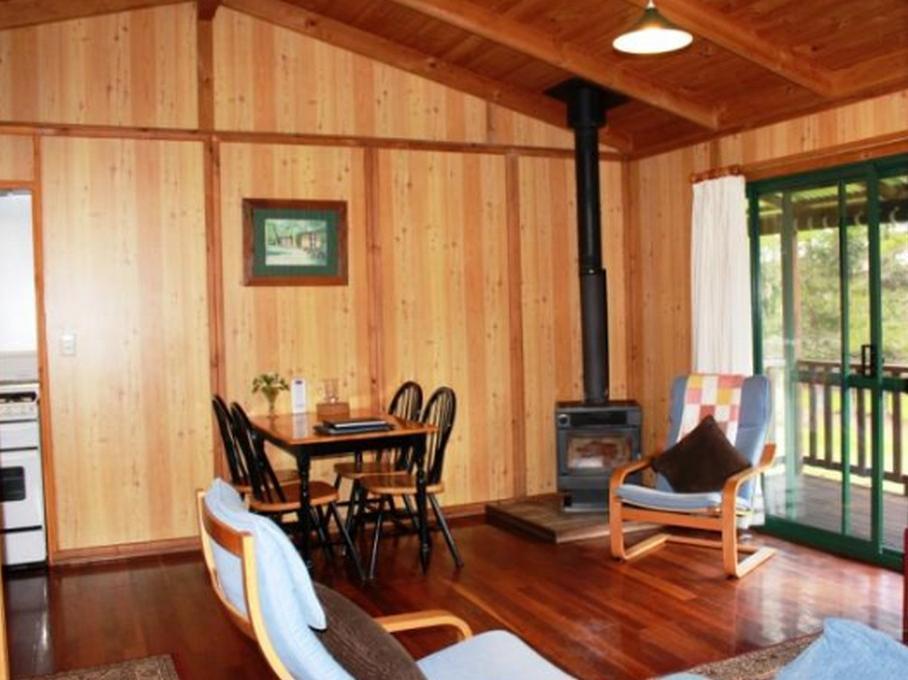 Hawke Brook Chalets Pemberton Eksteriør billede