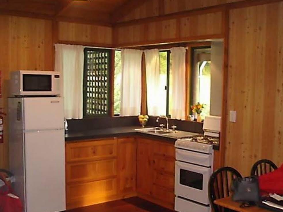 Hawke Brook Chalets Pemberton Eksteriør billede